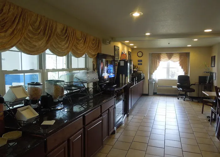Bridgepointe Inn & Suites Toledo-Perrysburg-Rossford-Oregon-Maumee By Hollywood Casino